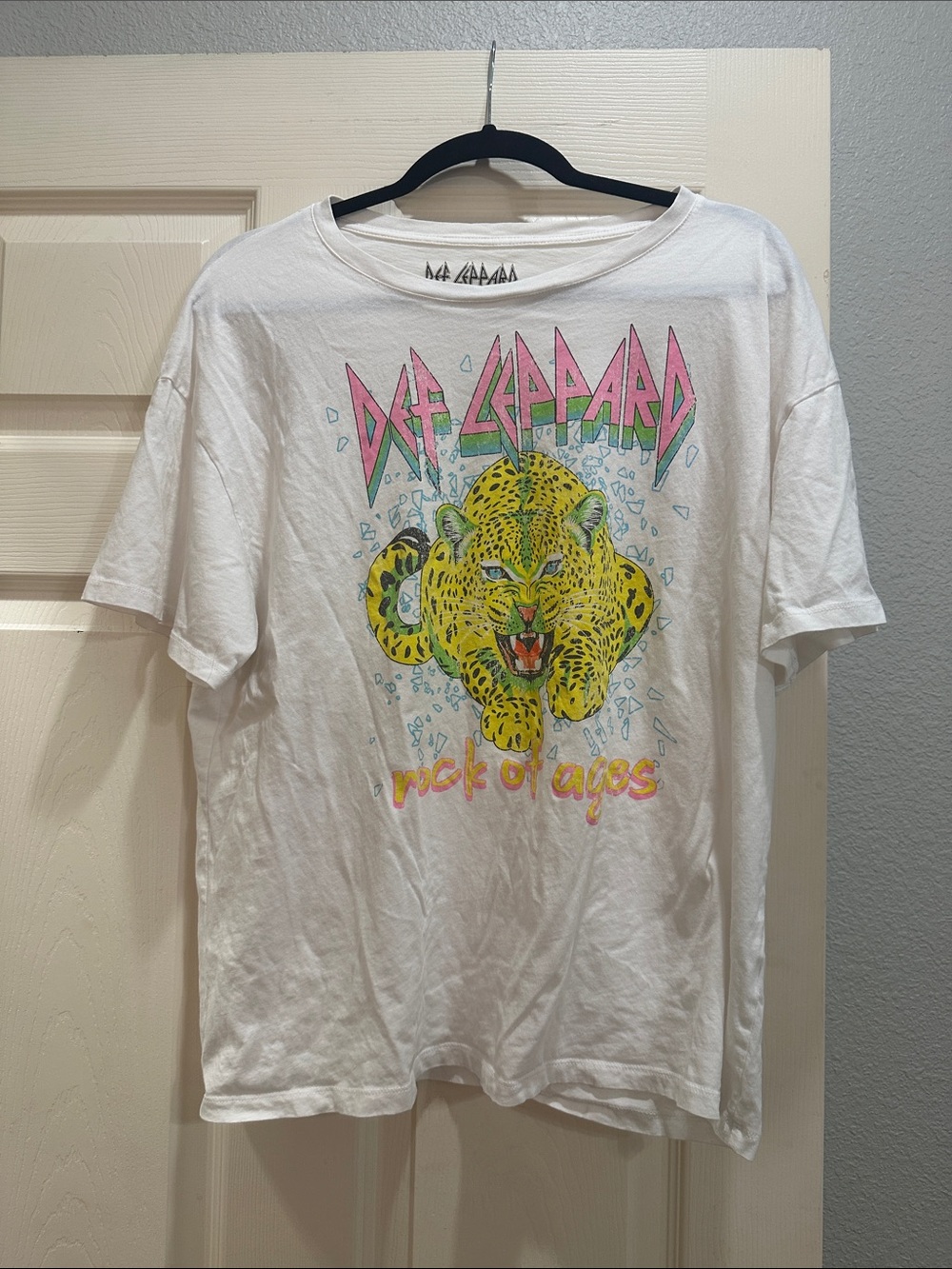 Def Leppard White "Rock of Ages" Graphic Tee